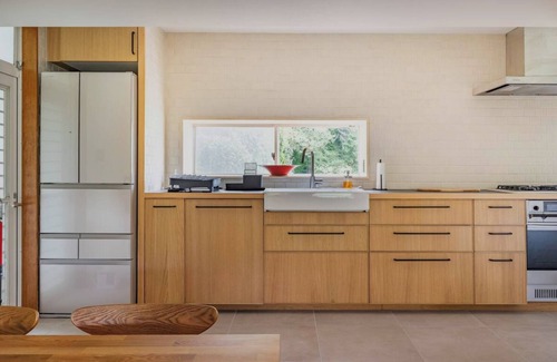 Futo House | Rare find! Spacious 3 BDR, Large Private hot spring, Spotless Modern Japanese