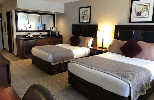 Killeen Hotel | RARE GEM! 2 GORGEOUS UNITS AND POOL.