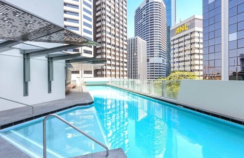 Brisbane Central Business District Apartment | Rare Ocean Views|Huge 4 Bedroom Sub Penthouse
