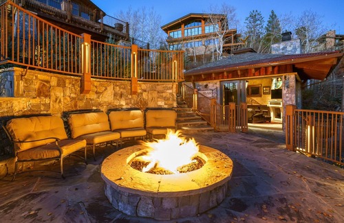 Steamboat Springs Ski Chalet | Rare Ski-in & out access onto Right 'O Way from this luxury 5 Bedroom Duplex