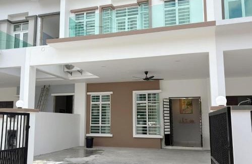 Serom House | Rasa Sayang Homestay Bukit Gambir