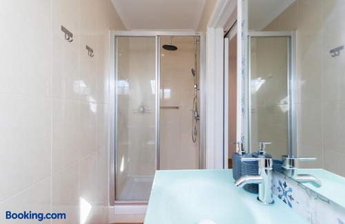 Santa Isabel Apartment | Rato Cozy 3BR w/balcony - by LU Holidays