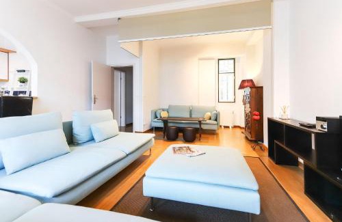 Santa Isabel Apartment | Rato Elegant by Homing