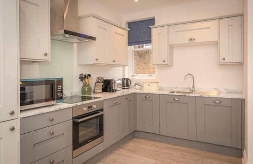 Meads Apartment | Ravelston Grange - stylish, spacious garden flat