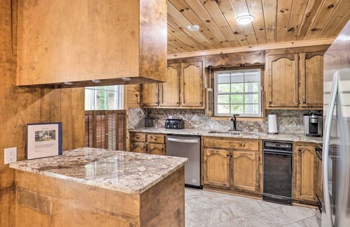 Zirconia Cabin | Raven Rock - 31 Acres, HOT TUB, Stream, fire Pit, Private, High Speed Internet