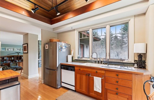 Stowe Hollow House | Raven's Nest: 2 br, wood fireplace, gazebo, privacy!
