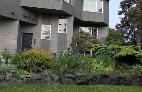 Turnagain House | Ravens Run to the Sea - Mere Steps from the Coastal Trail: a multi use bike path
