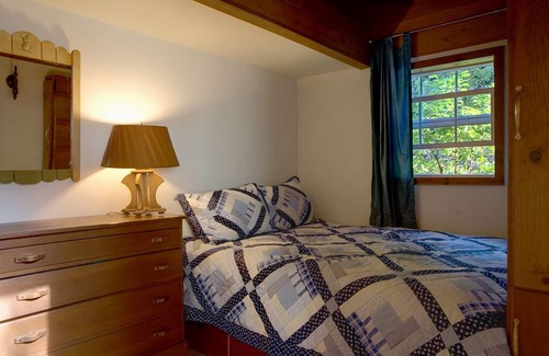 Cazadero Cottage | Raymond Bakery - Elim Grove Cottage B&B - Bed and Breakfast