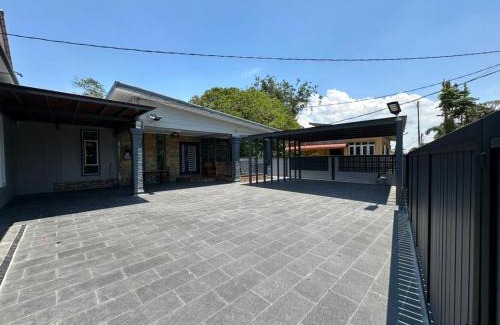 Kota Bharu House | Rayyan Ashraf homestay