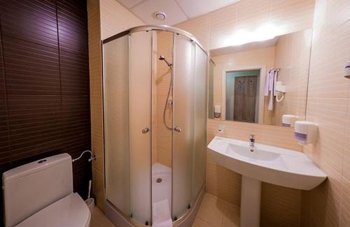 Darnyckyj Hotel | Raziotel Kyiv (Boryspilska)