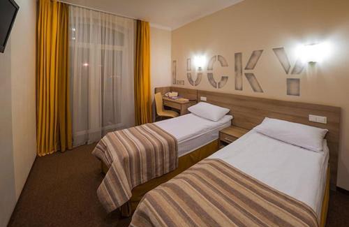 Darnyckyj Hotel | Raziotel Kyiv (Boryspilska)