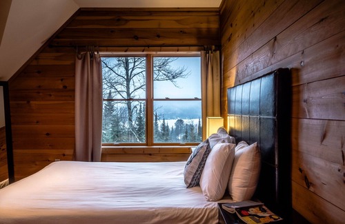 Lac Superieur Village Ski Chalet | RCNT Chalets / 5 bedroom Chalet with private spa