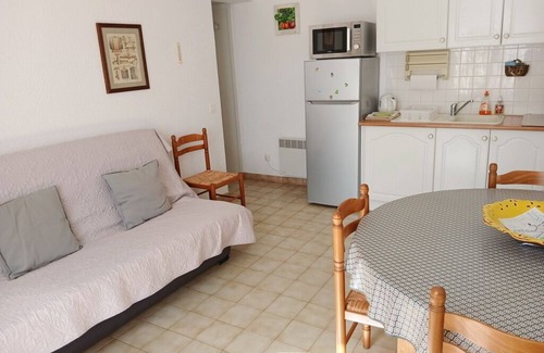 Calvisson Apartment | RdC-villa 2Pieces 35m2 domine the plain between NIMES CEVENNES MER