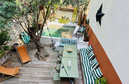 Les Chutes Lavie Condo | RDJ Avec Terrasse et Petite Piscine