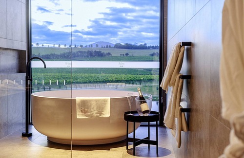 Ivanhoe East Hotel | Re'em Yarra Valley