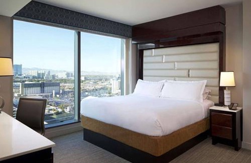 Las Vegas Apartment | Ready for Formula 1 Vegas! 3 Bedroom Penthouse @ Elara