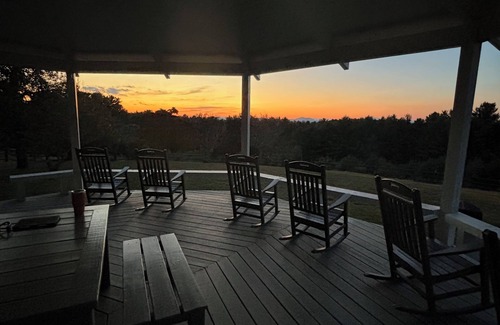 Glade Valley House | Ready, Set, Relax! Sleeps 8+and pet friendly You may never want to leave!