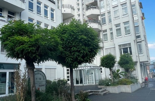 Old Town Apartment | Ready-to-live-in design apartment next to Beethovenhalle with underground parking space