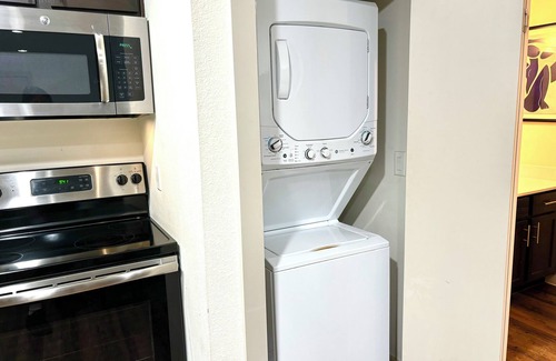 Turtle Creek Apartment | Reagan 104: Comfort & Class in Prime Location