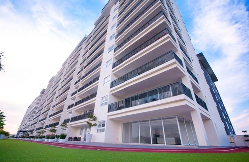 Zapopan House | Real View Towers W305 by Casago