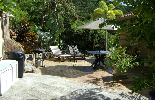 Estate Hansen Bay Cottage | Rebecca's Fancy - directly across from Hansen Bay