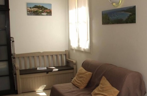 Porquerolles Apartment | Recent apartment for 4 people in Porquerolles. Holiday vouchers.