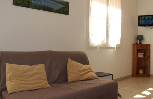 Porquerolles Apartment | Recent apartment for 4 people in Porquerolles. Holiday vouchers.