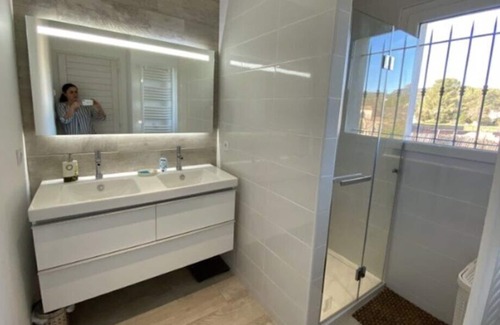 Saint-Jean-de-Cuculles House | Recent country house with breathtaking view of the Pic Saint Loup