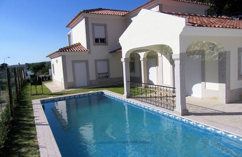 Lagoa de Albufeira Villa | Recent house with lagoon views 100 meters from the beach