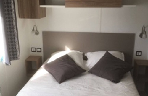Saujon House | Recent mobile home, 40m2, quiet location near fishing pond, 10km from the beach.