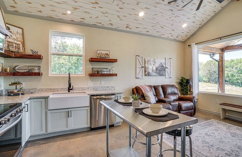 Dennis Cabin | Recently Built Cabin w/Pavilion in Granbury!