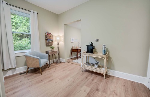 Issue House | Recently Renovated 4BR 3BA Home