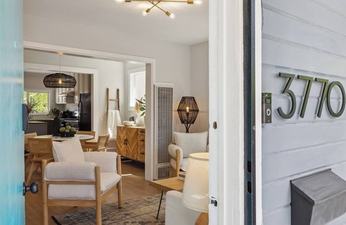 Redwood Heights House | Recently Renovated 2br Home: Style, Comfort & Convenience! Parking Included!