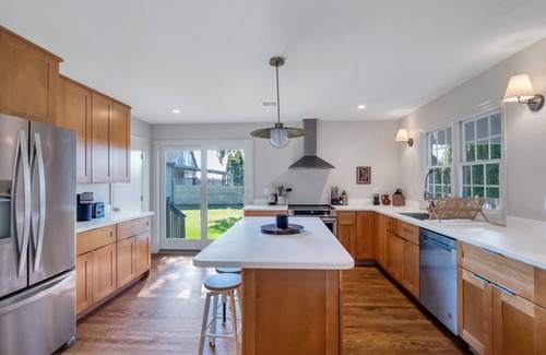 Northville House | Recently Renovated and Re-Designed Vineyard Cottage Located on the 205 acre.
