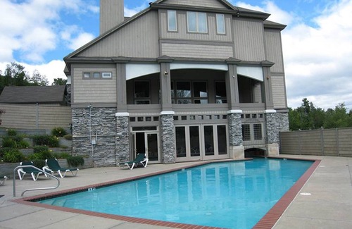 Ludlow Condo | Recently Renovated Ski-In/Out Condo w/Fireplace, Shared Pool, Hot Tub, Sauna
