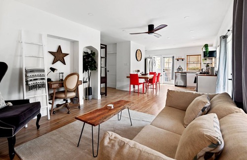 Jefferson House | Recently Renovated 2-Bedroom Haven with Private Garden