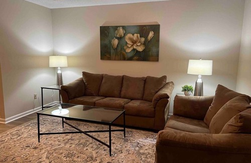 Valdosta House | Recently updated 3 Bedroom Home with Patio
