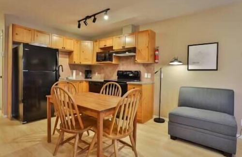 East Kootenay Condo | Recently Updated 3 level Riverside Condo