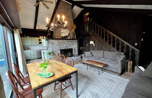 Franconia Ski Chalet | Recently Updated 4 Season Chalet at Cannon Mountain