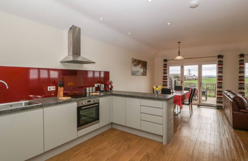 Queen Camel Cottage | RECTORY FARM VIEW, family friendly, with a garden in Queen Camel