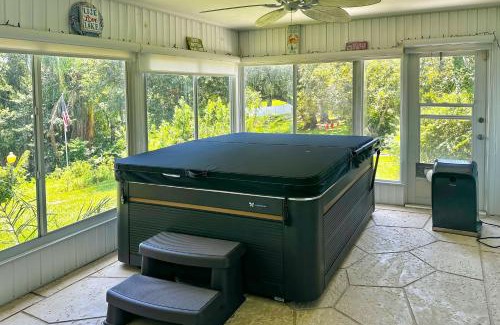 Sebring House | Red Beach Lake Escape