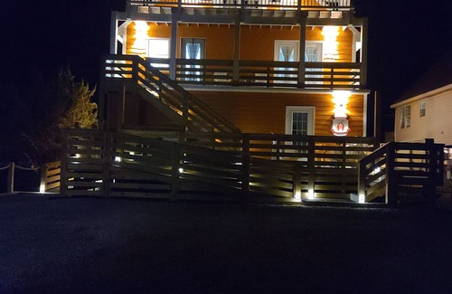Ocracoke Apartment | Red Beard's Retreat Suite 3 - Private 1QBR 1Bath 2nd floor suite, Q sleeper sofa