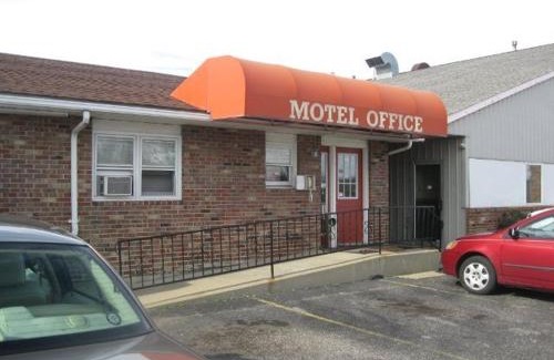 Terre Haute Hotel | Red Carpet Inn (formerly Royal Inn)