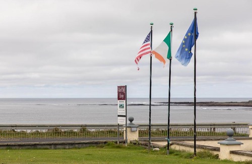 Spanish Point Hotel | Red Cliff Lodge
