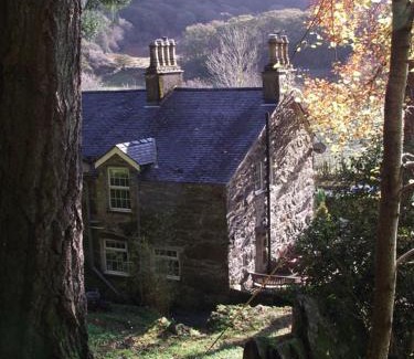 Beddgelert House | Red Dragon Cottages nr Mt Snowdon