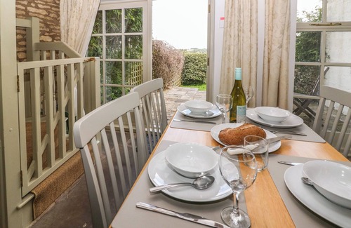 Blockley Cottage | RED FAWN COTTAGE, pet friendly, character holiday cottage in Blockley