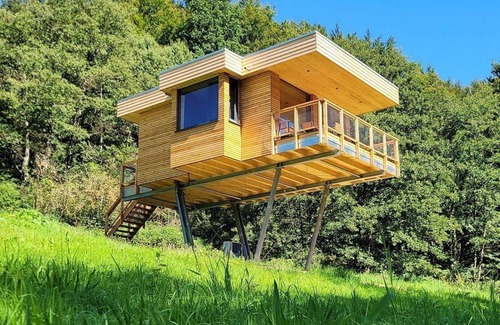 Solling Apartment | Red fir tree tent - Baumhaushotel Solling