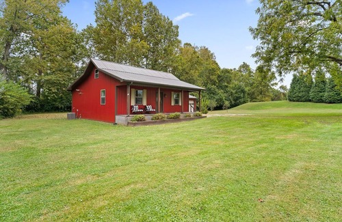 Hallsville House | Red Fox Hollow - Hocking Hills, Clear Creek, Hot Tub, Fire Pit and Swing
