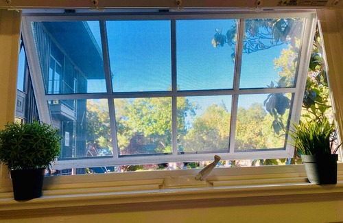 Downtown North Apartment | Red Gem in downtown Palo Alto.