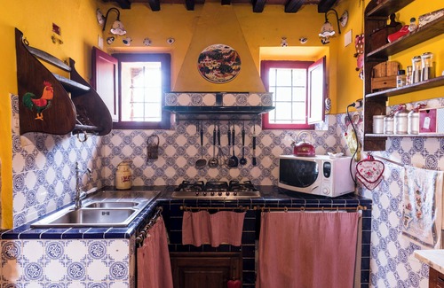 Trequanda Villa | Red Heart - relax with those you love in Tuscany.